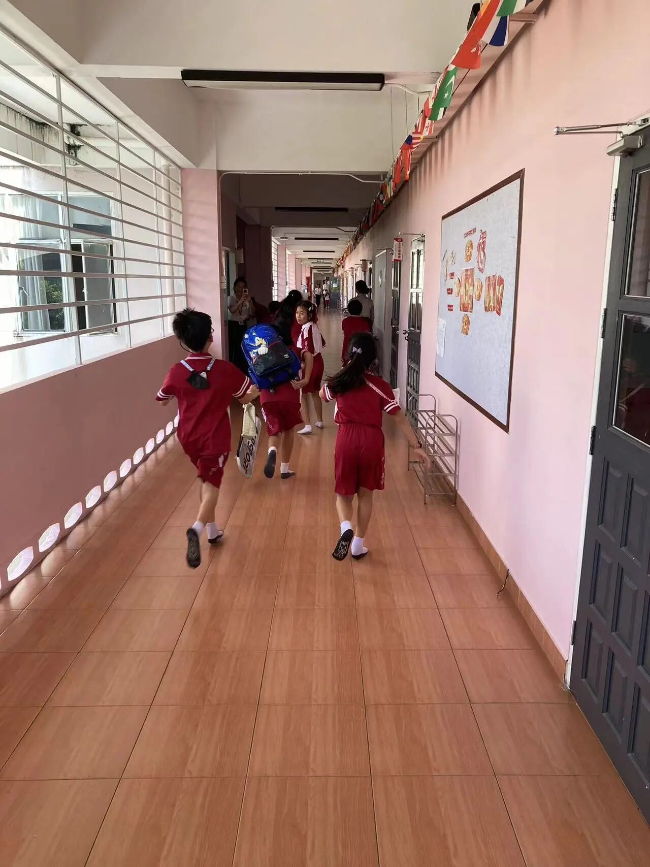 泰国中国国际学校曼谷校区成功开展消防安全演练,守护校园安全!